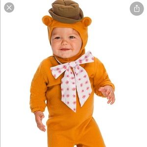 Baby’s Fozzie Bear costume. 3-6 months